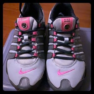 Nike Shox’s size 8